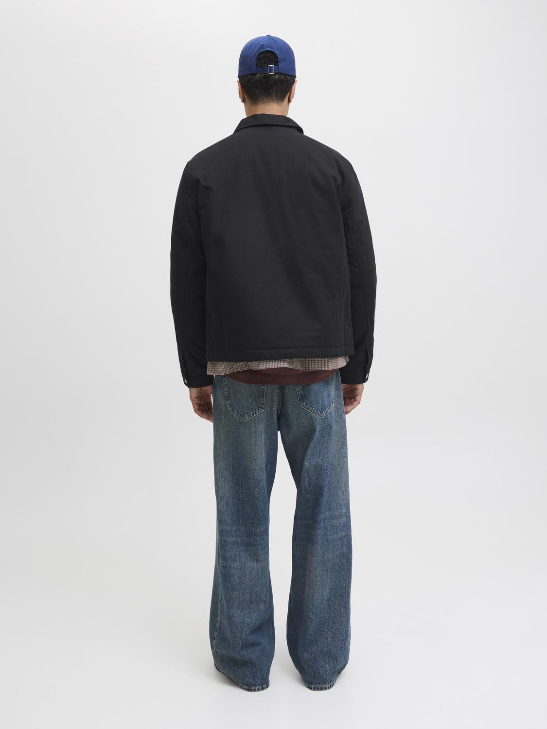 model_shot-back