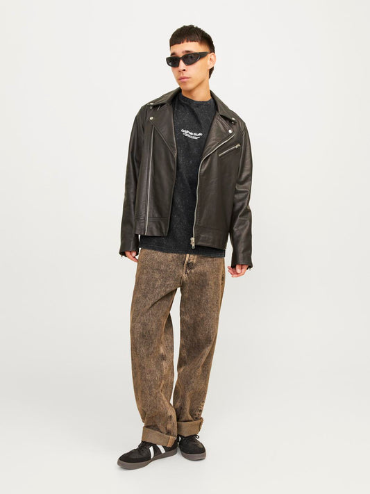 model_shot-front_full