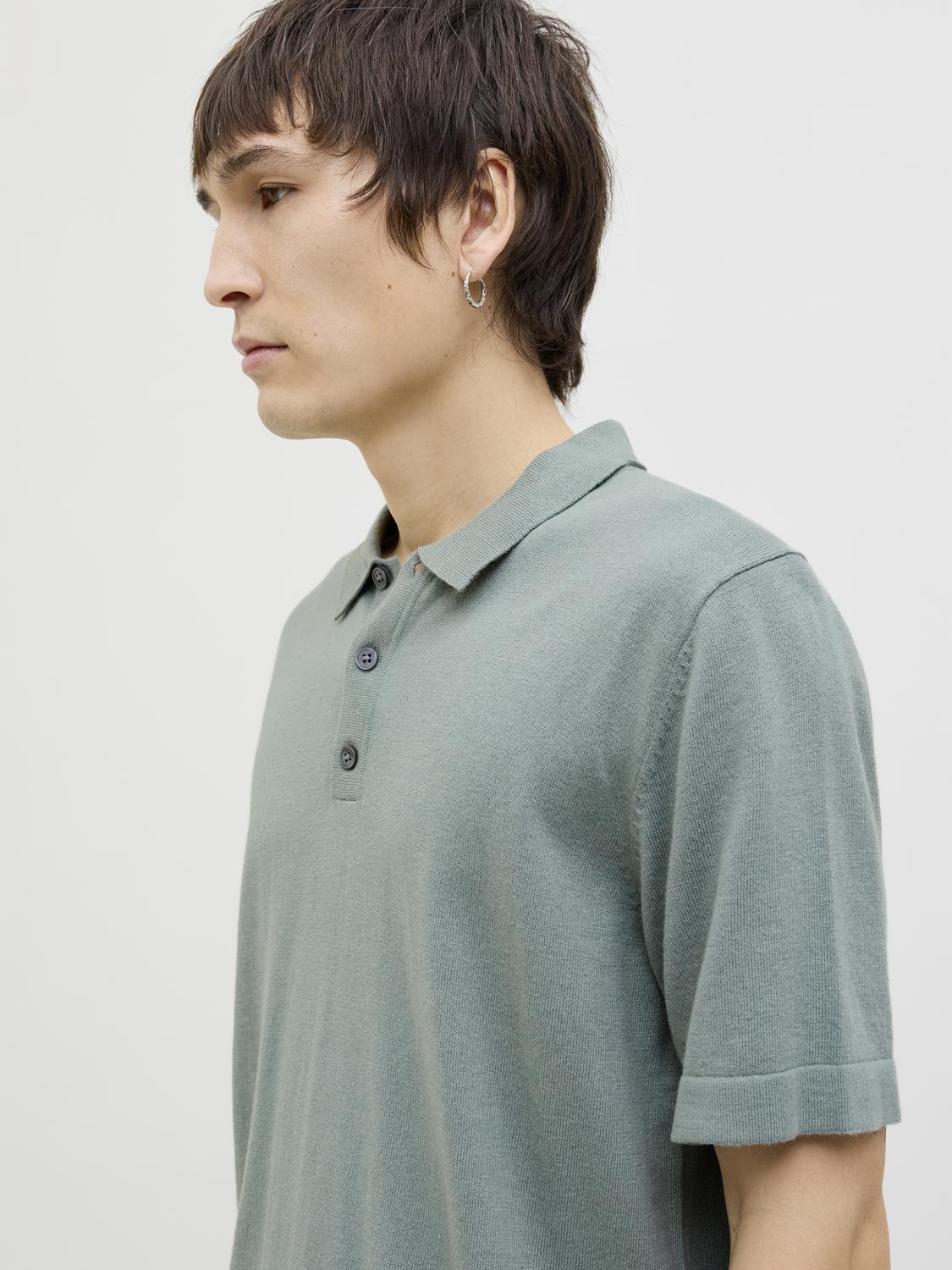 model_shot-creative