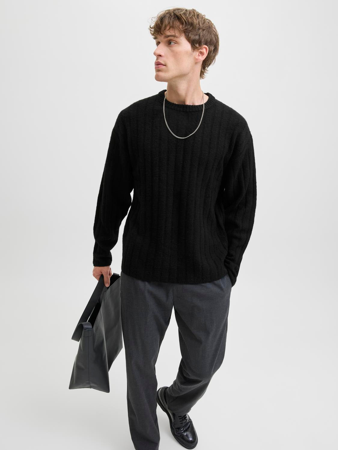 model_shot-creative