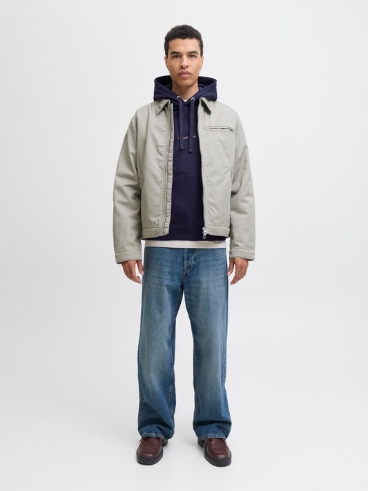 model_shot-front_full