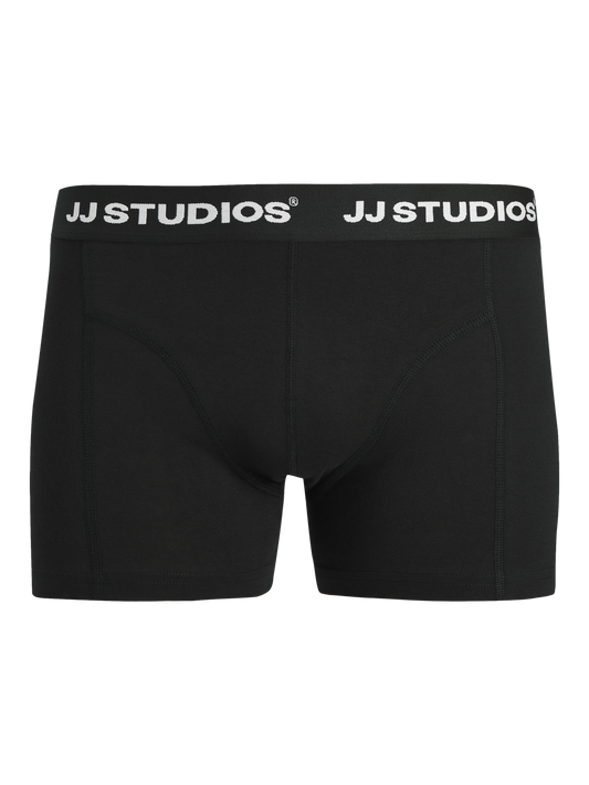 model_shot-front_full