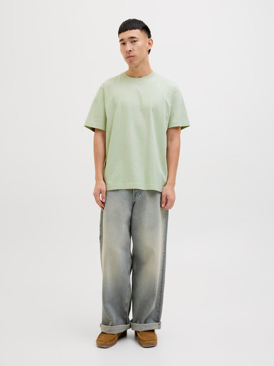 model_shot-front_full