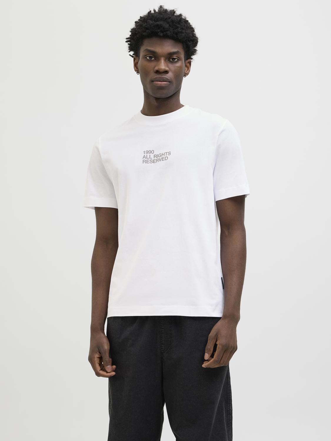 model_shot-front