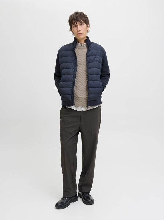 model_shot-front_full