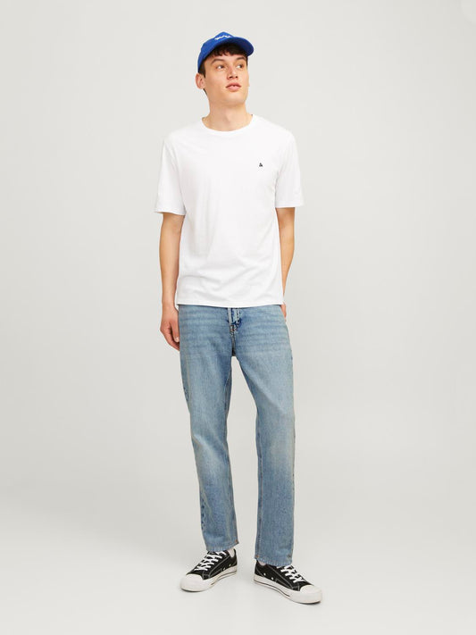 model_shot-front_full