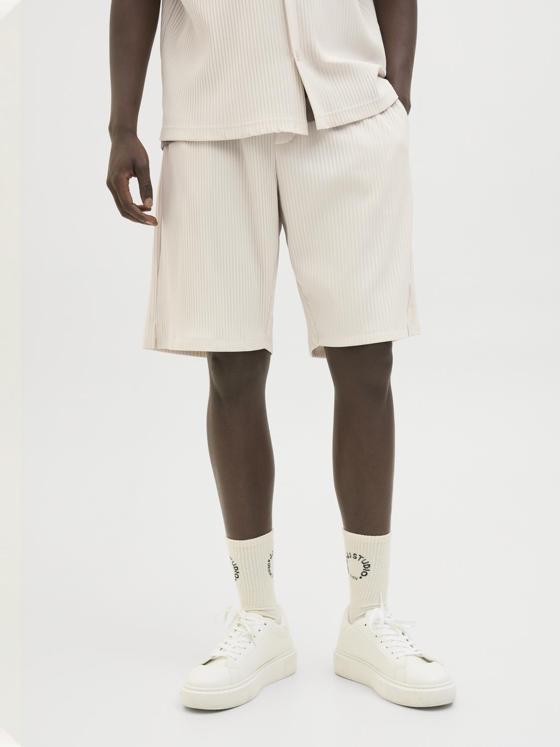model_shot-front
