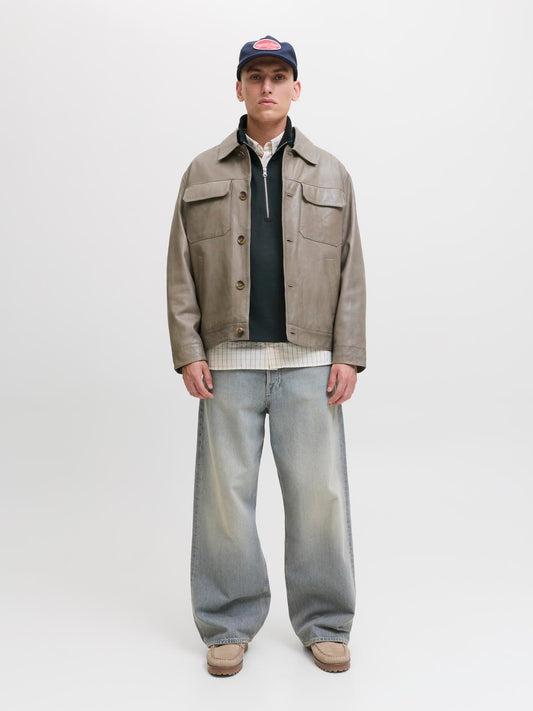 model_shot-front_full