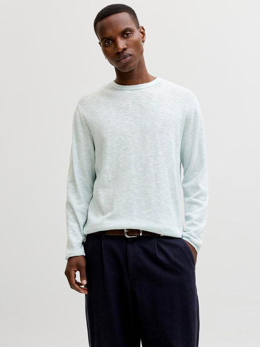 model_shot-front