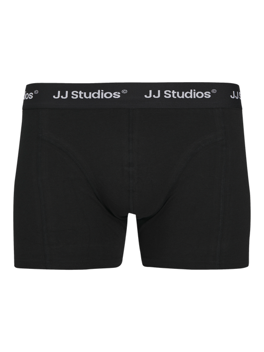 model_shot-front_full