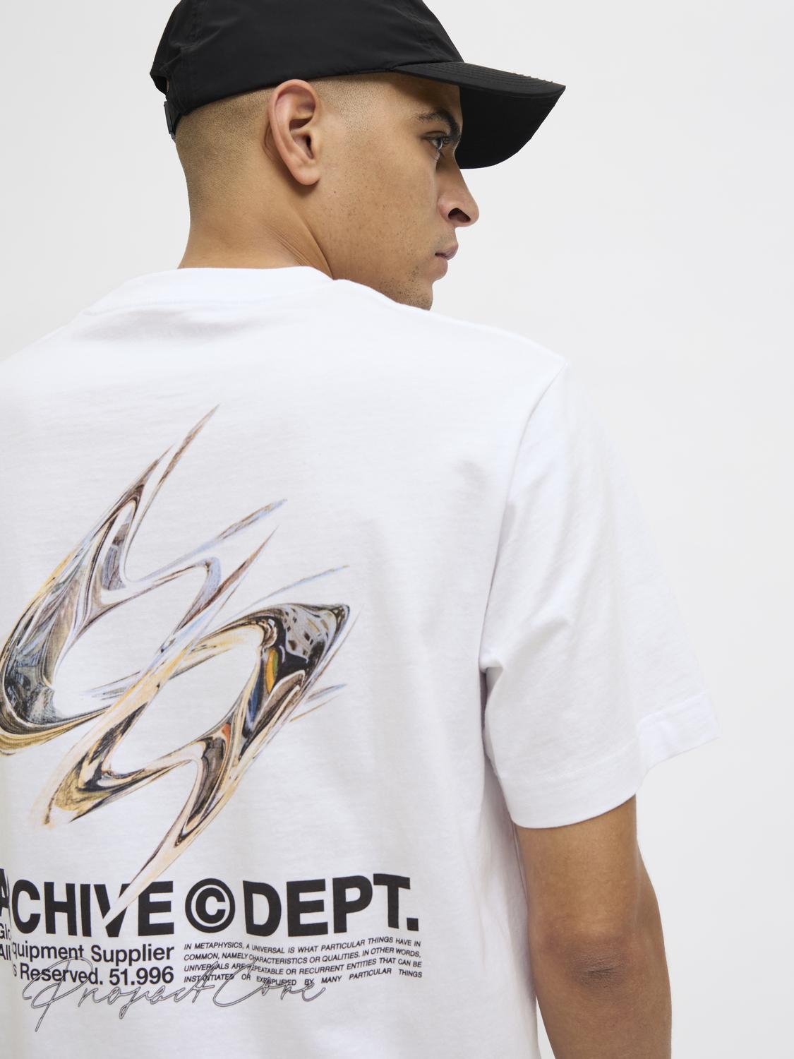 model_shot-creative