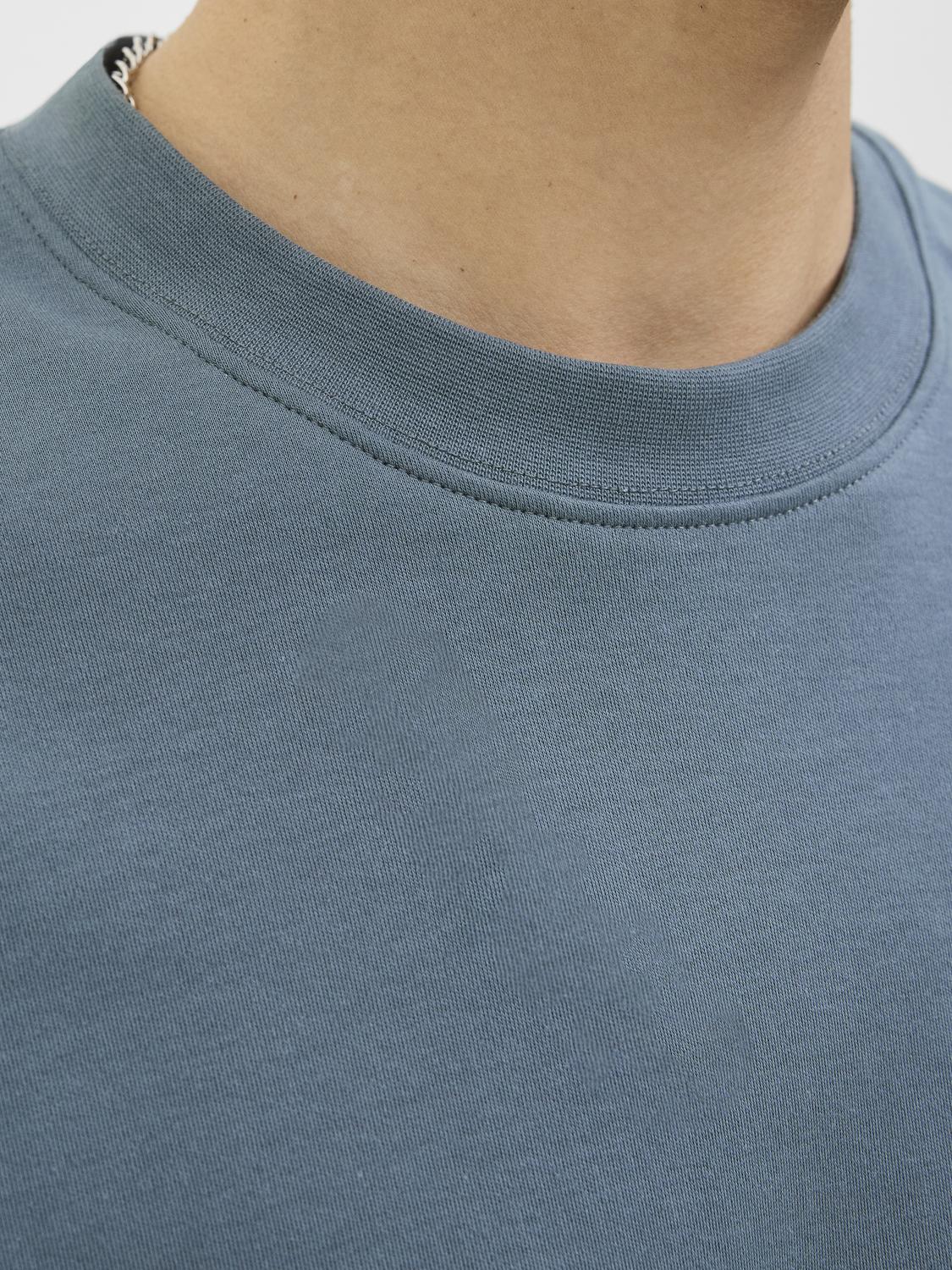 model_shot-detail