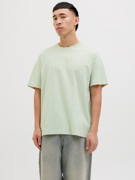 model_shot-front