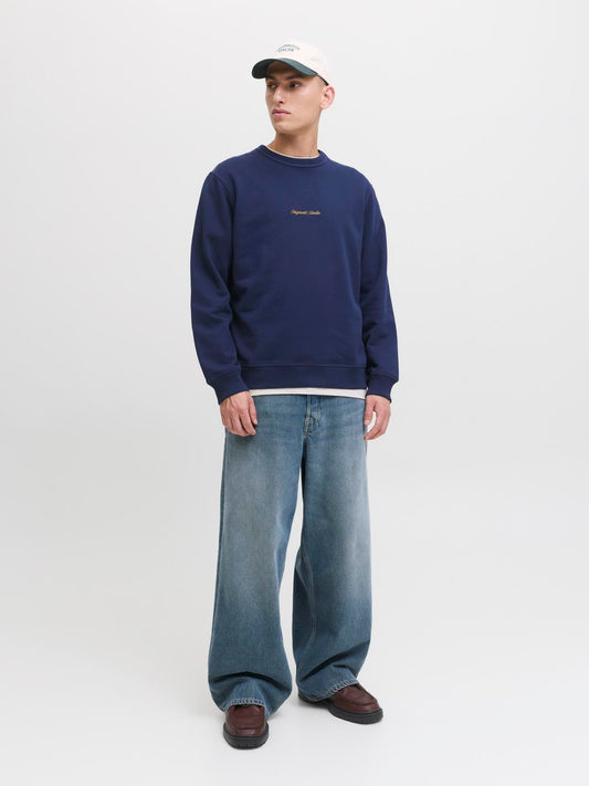 model_shot-front_full