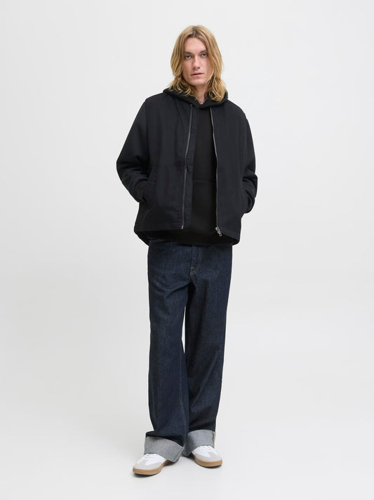 model_shot-front_full