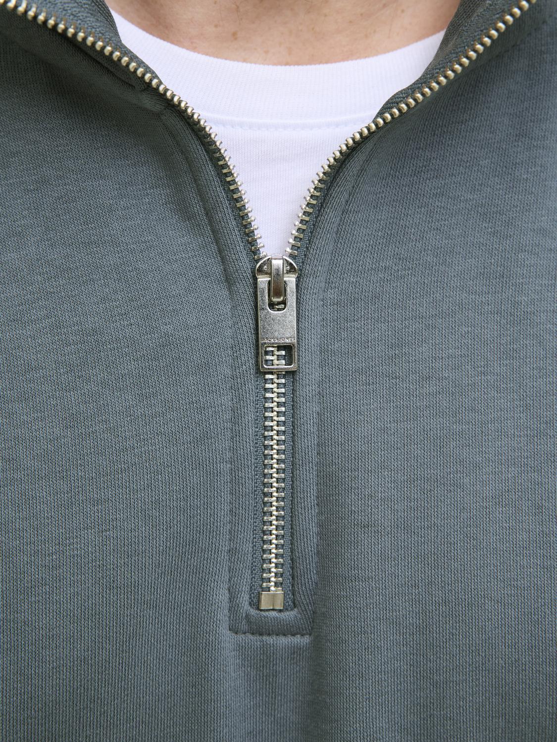 model_shot-detail