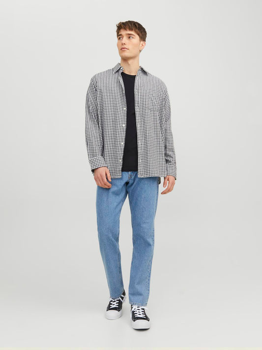 model_shot-front_full