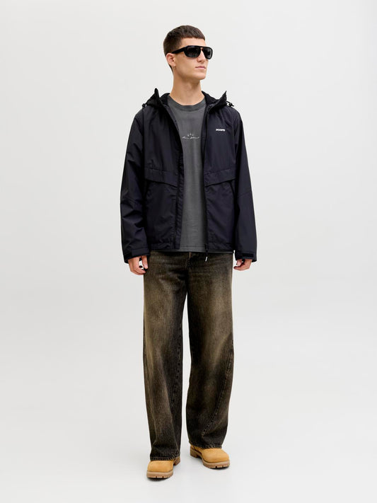 model_shot-front_full