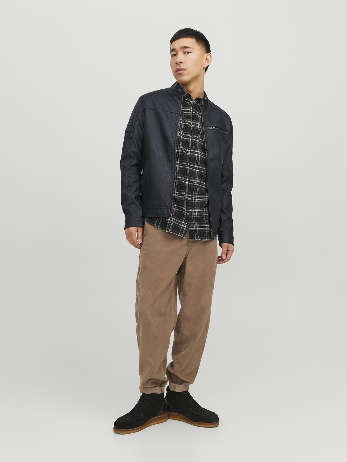 model_shot-front_full