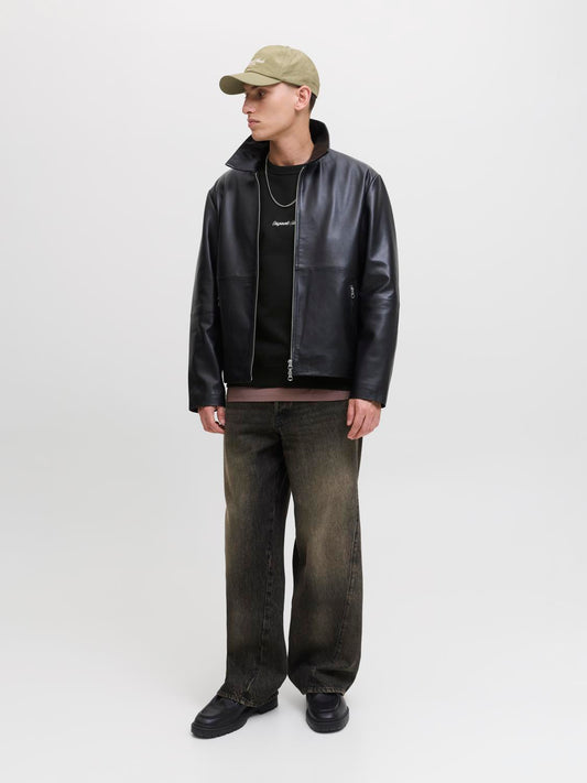 model_shot-front_full