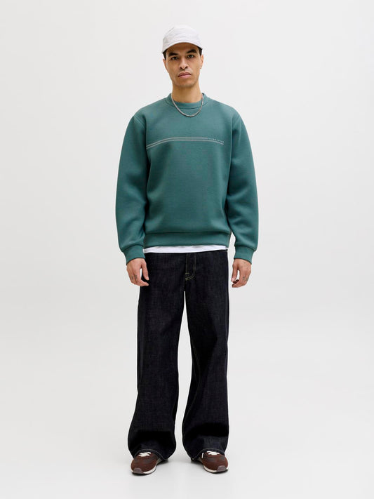 model_shot-front_full