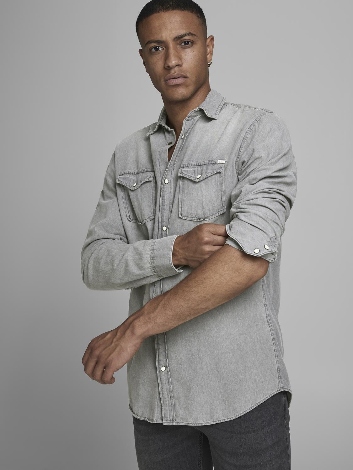 model_shot-creative
