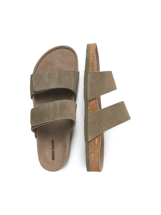 model_shot-front_full