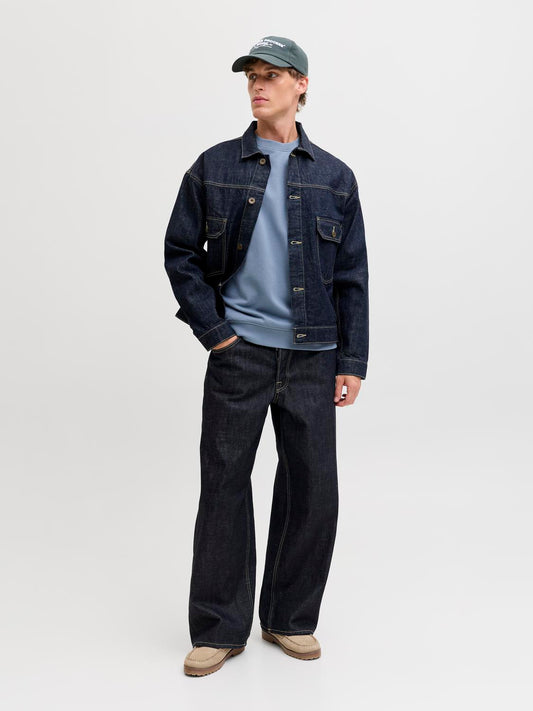 model_shot-front_full