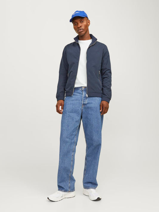 model_shot-front_full