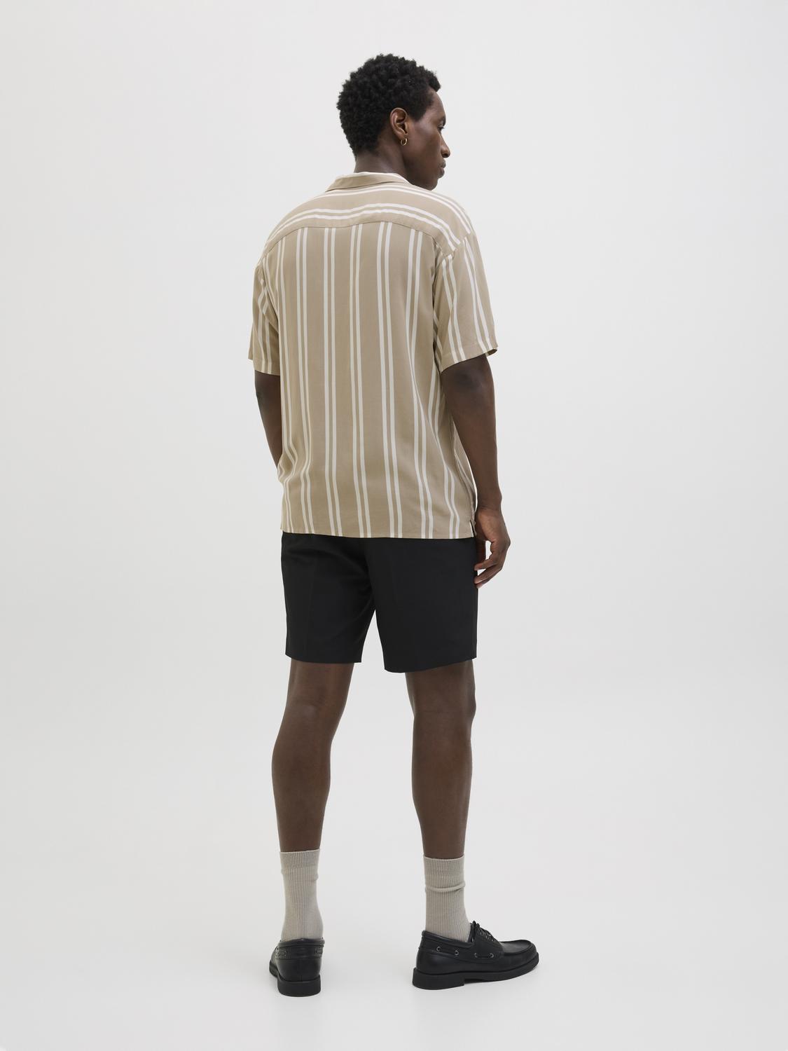 model_shot-back