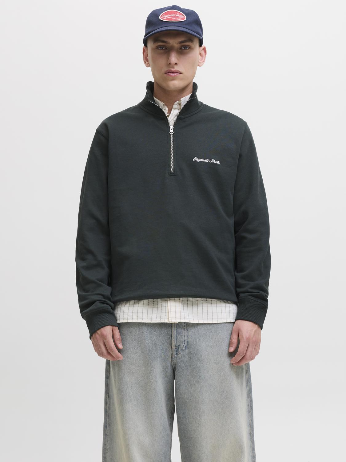 model_shot-front