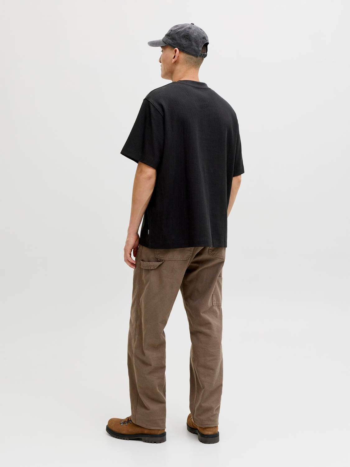 model_shot-back