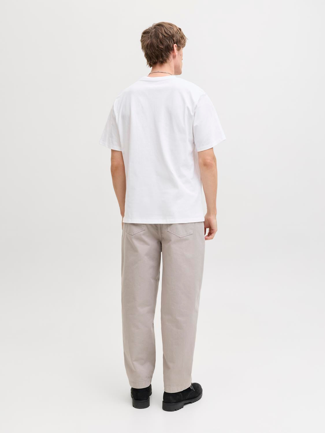 model_shot-back