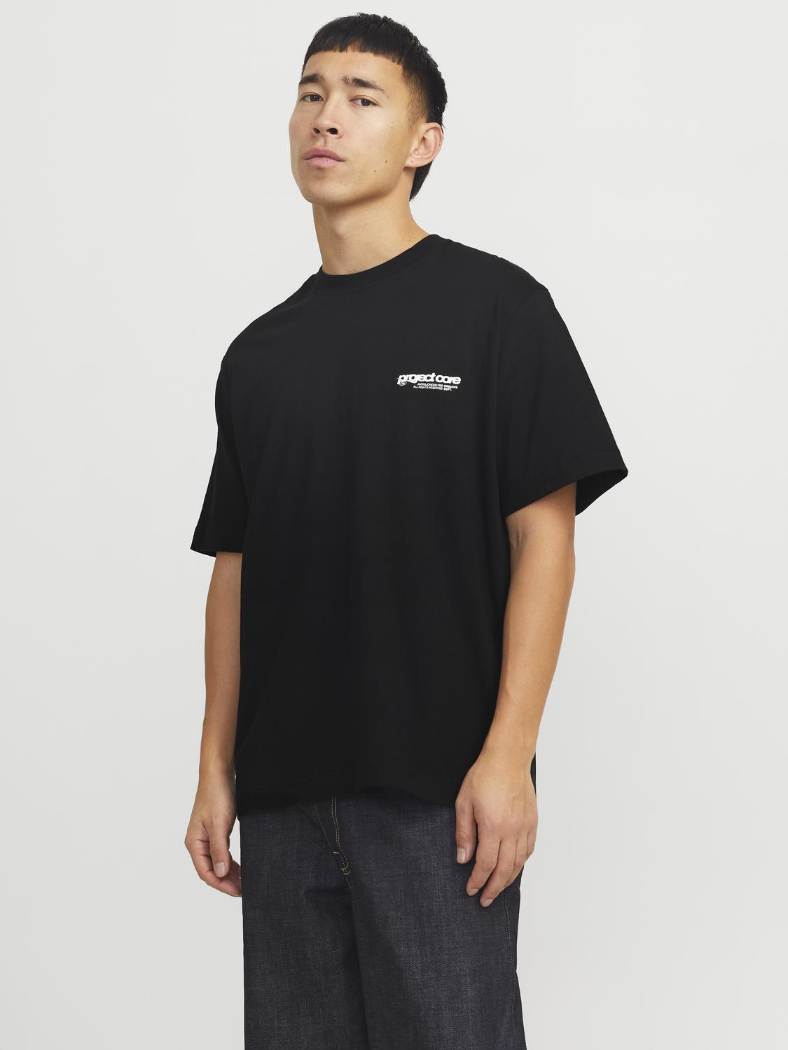 model_shot-front