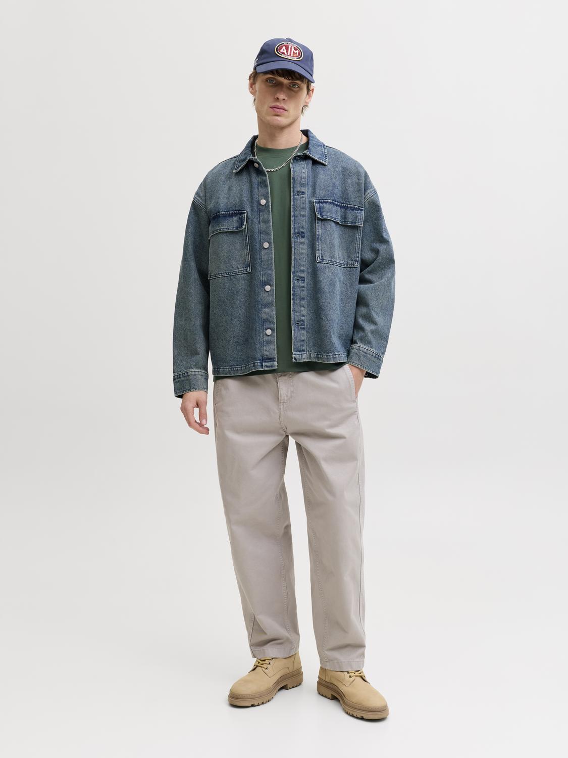 model_shot-front_full