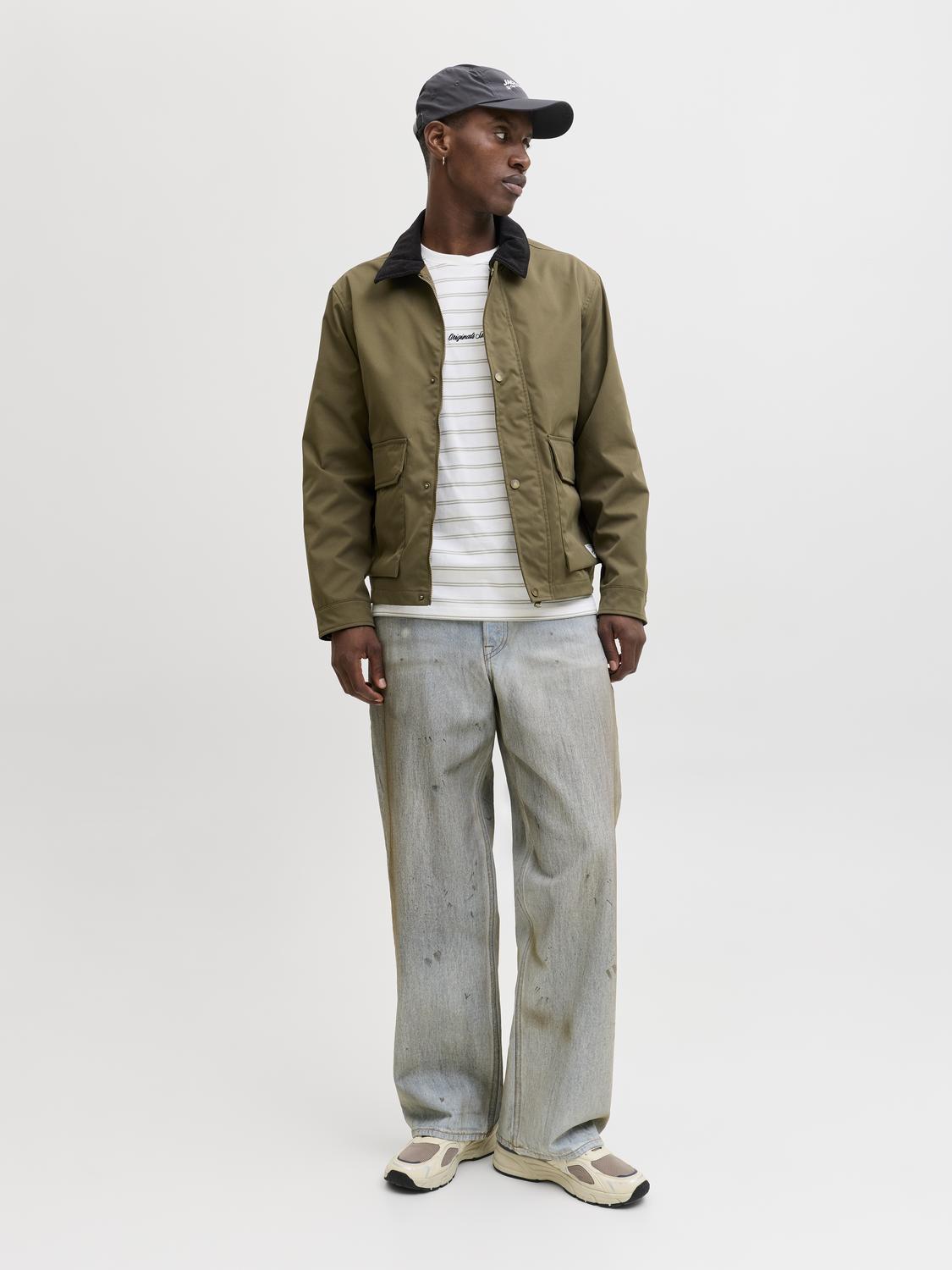 model_shot-front_full