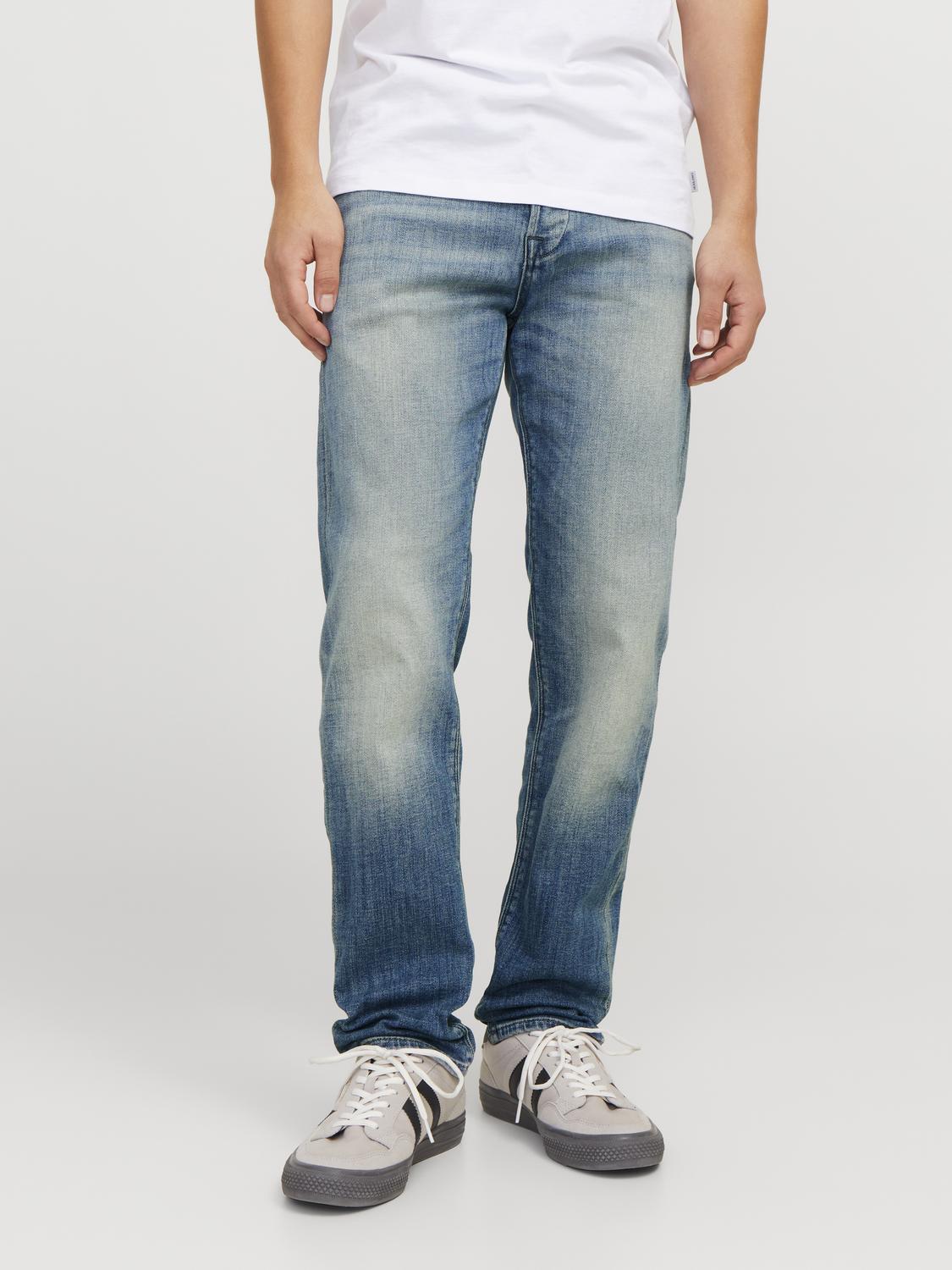 model_shot-front