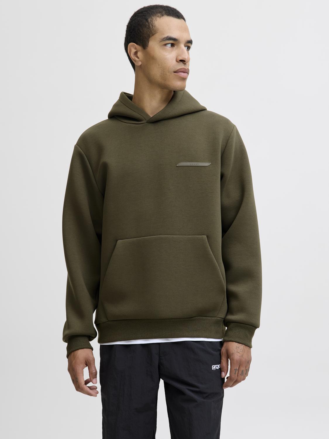 model_shot-front