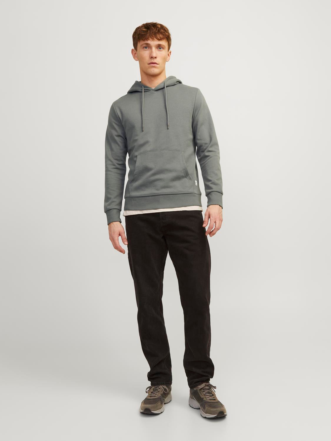 model_shot-front_full