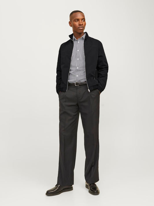 model_shot-front_full