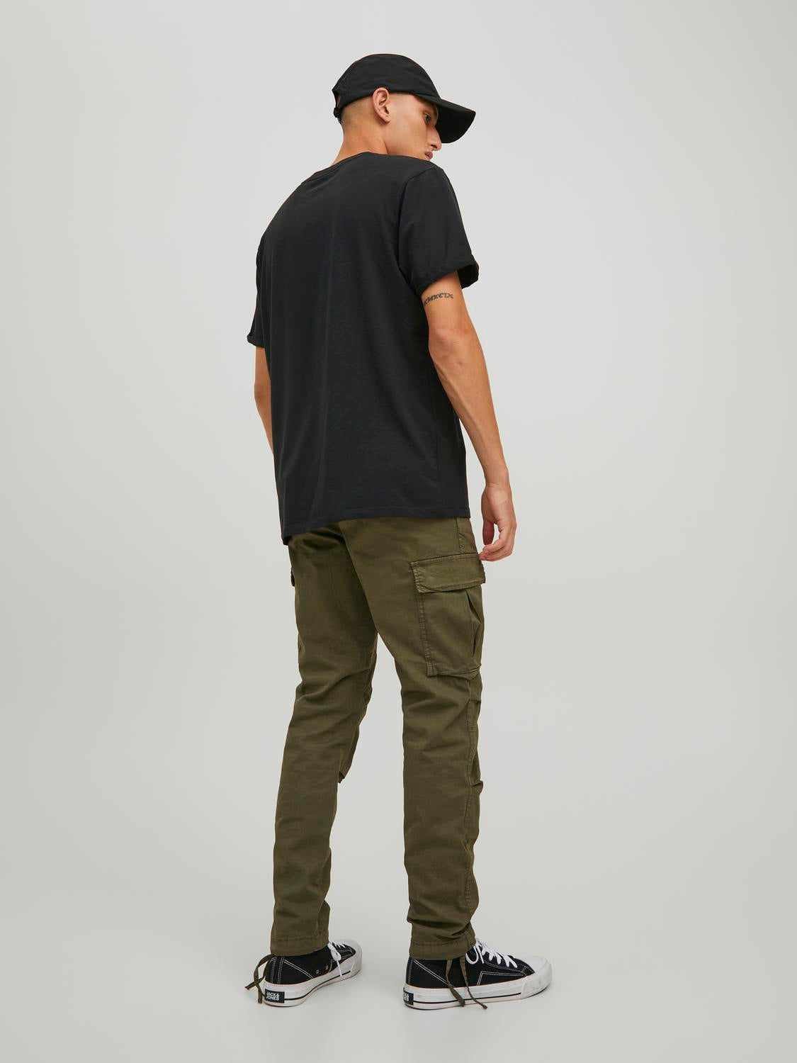 model_shot-back