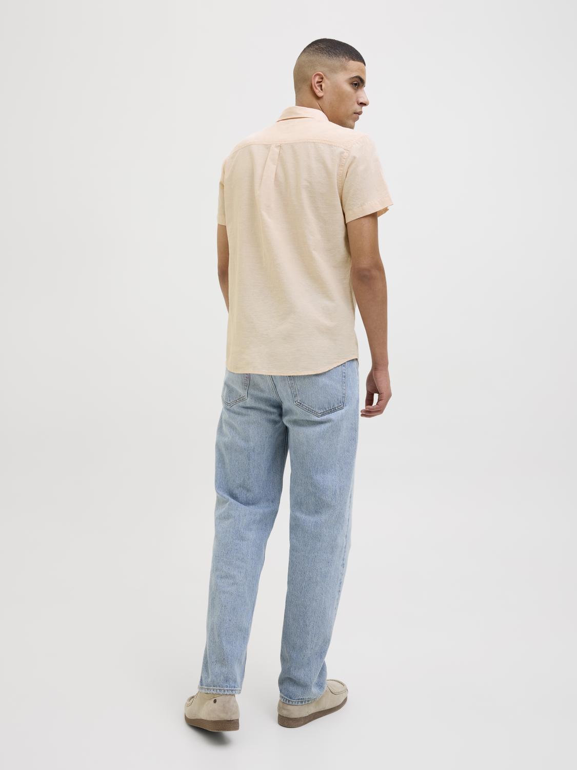 model_shot-back