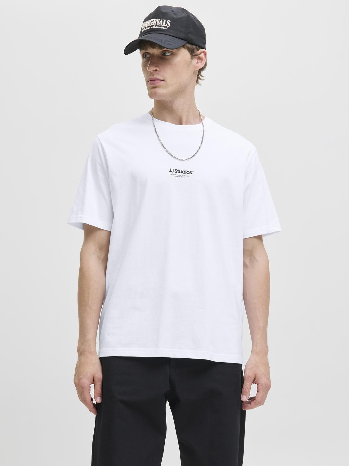model_shot-front
