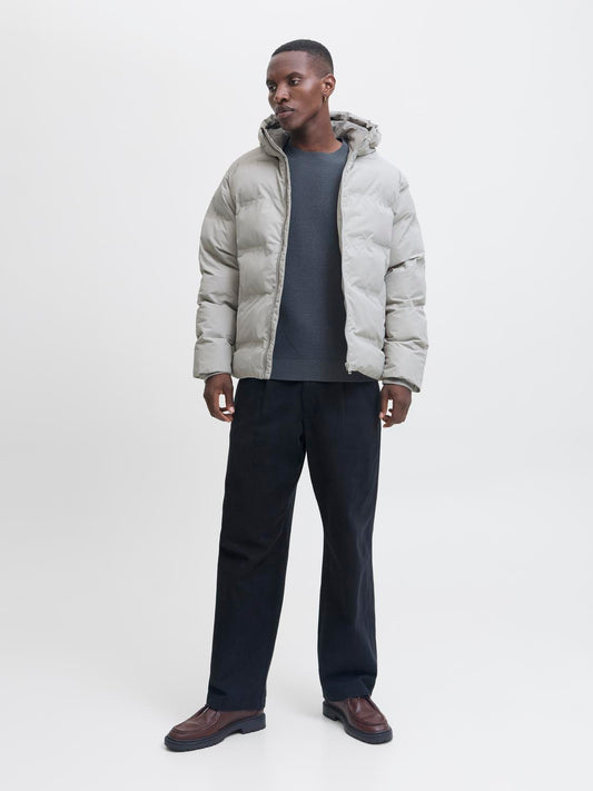 model_shot-front_full