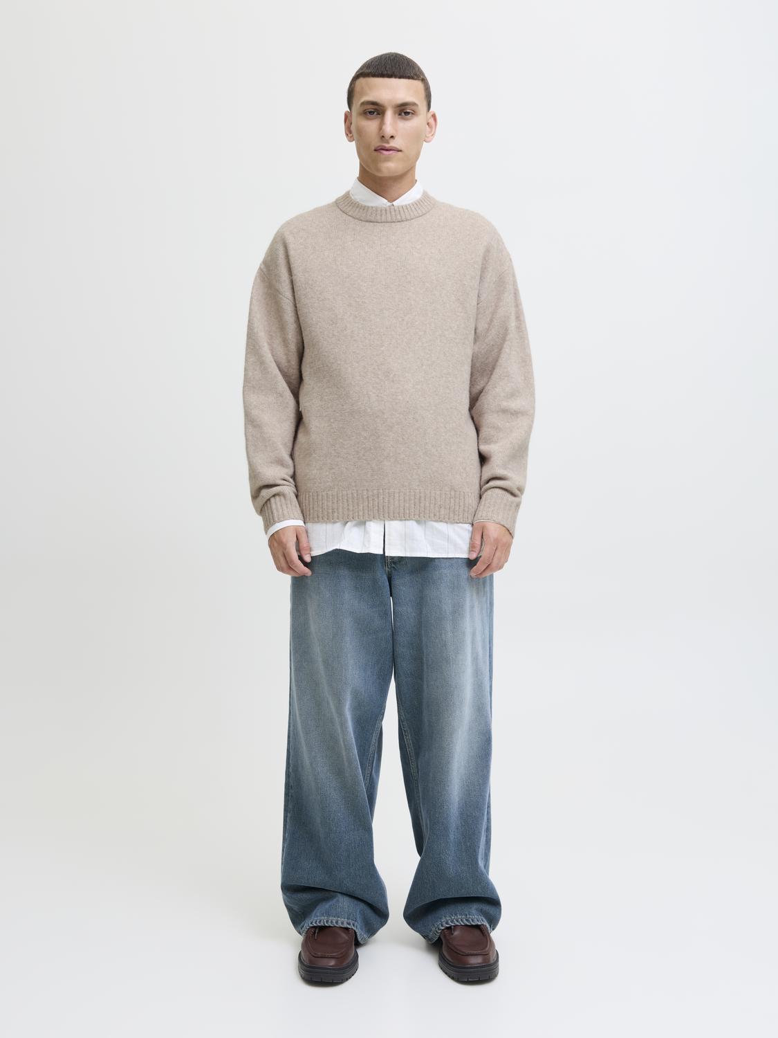 model_shot-front_full
