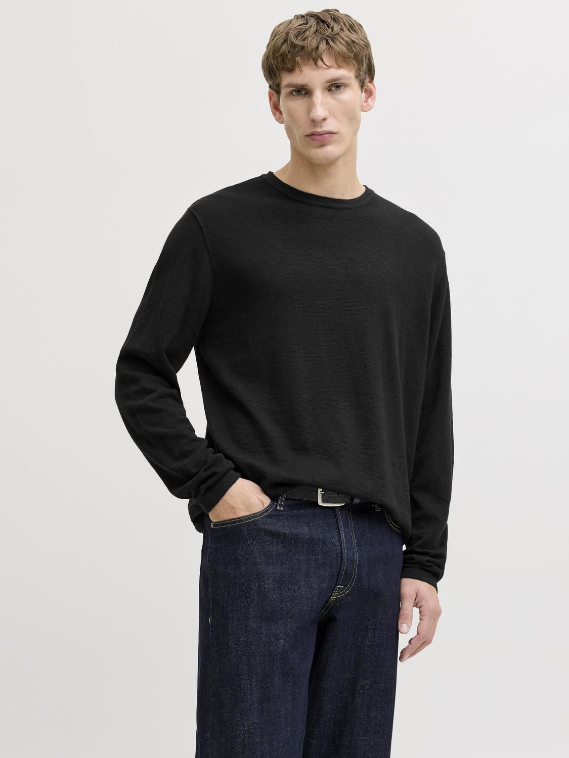 model_shot-front