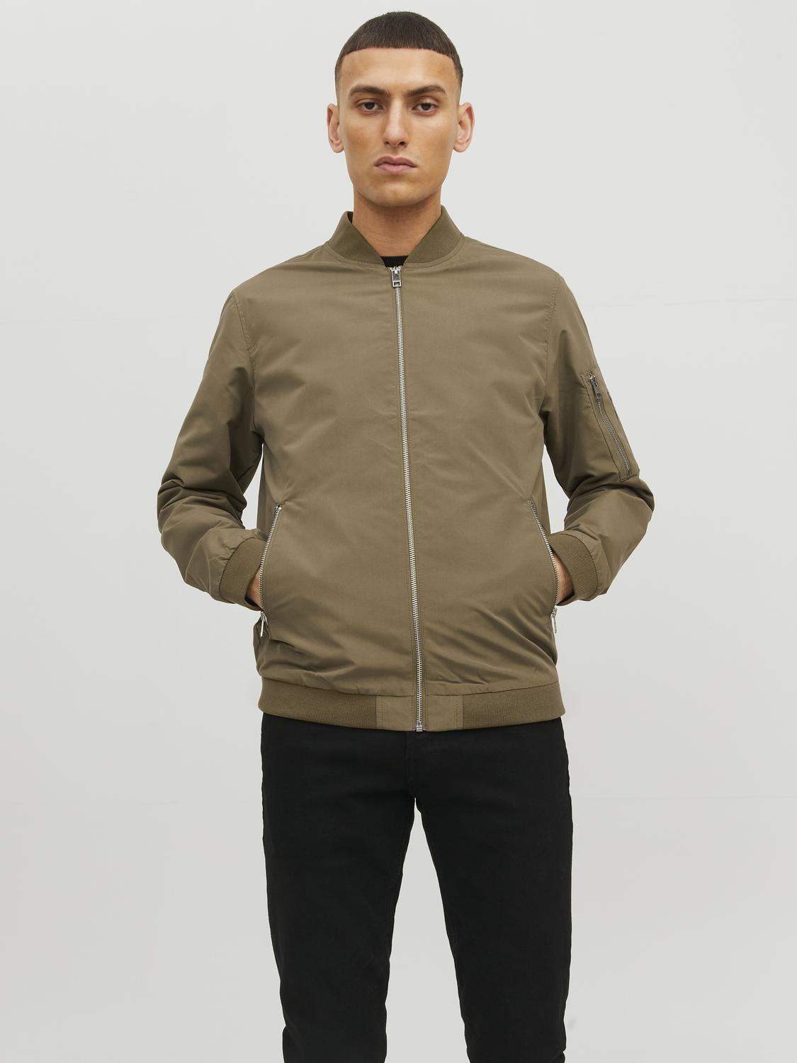 model_shot-front