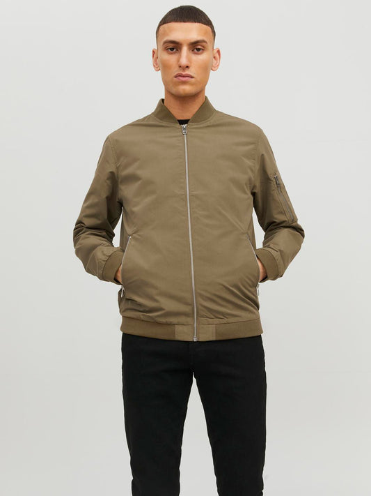 model_shot-front
