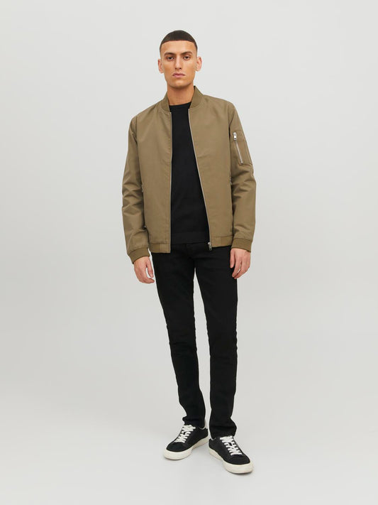 model_shot-front_full