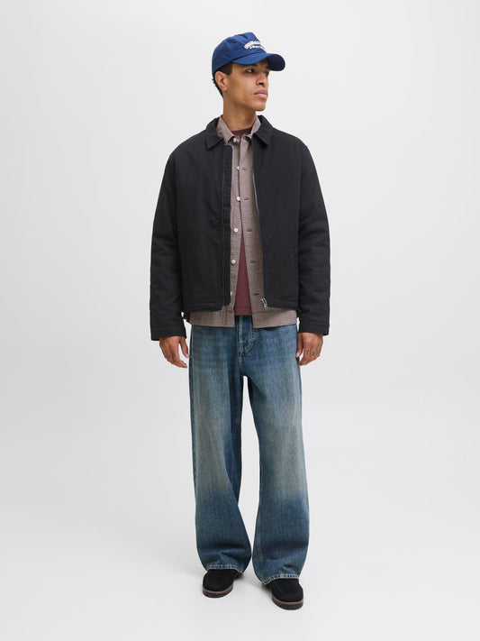 model_shot-front_full